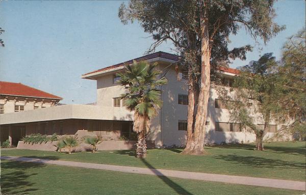 Founders Hall/University of Redlands California Postcard