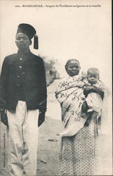 Sergent de Tirailleurs Malgaches et sa Famille Postcard