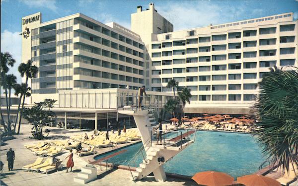 Diplomat East Hotel Hollywood, FL Postcard