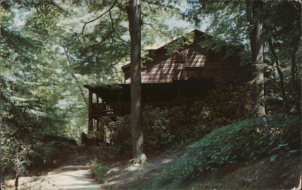 View of Hemlock Lodge, Natural Bridge State Park Slade, KY Postcard