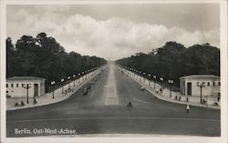 Berlin. Ost-West-Achse. Postcard