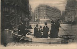 Inundations de Paris (Janvier 1910) Sauvetage Place Mauhert Postcard