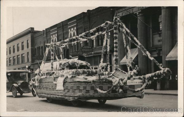 Main Street Parade Float, Lindner's Candy Store, First National Bank Miles City, MT Postcard