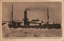 Finska Angfartygs Aktiebolagets isbrytande "Poseidon" under gang i ismassorna Steamers Postcard Postcard Postcard