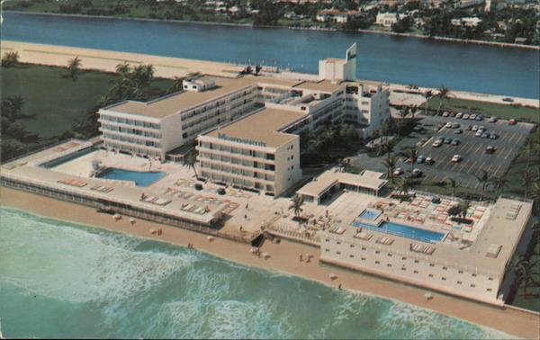 The Montmartre Miami Beach, FL Postcard