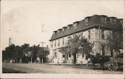 Midland Railroad Hotel, Horses and Buggy Postcard