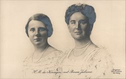 H.M. de Koningin met Prinses Juliana Royalty Postcard Postcard Postcard