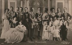 Unsere Kaserfamilie Postcard