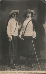 Les duex femmes Globe Trotteurs. Depart a Anvers, 1 Oct, 1912 Postcard