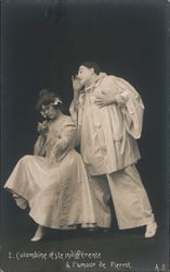 Colombine Reste Indifferente a L'amour de Pierrot Postcard