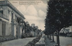 Habana - Residencias en el Vedado, Calle 17 Postcard