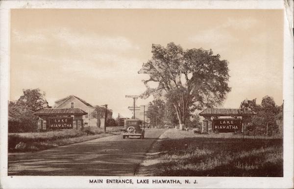 Main Entrance Lake Hiawatha NJ Postcard   Card00383 Fr 